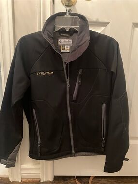 Columbia Titanium Black Ski Jacket with Gray Trim